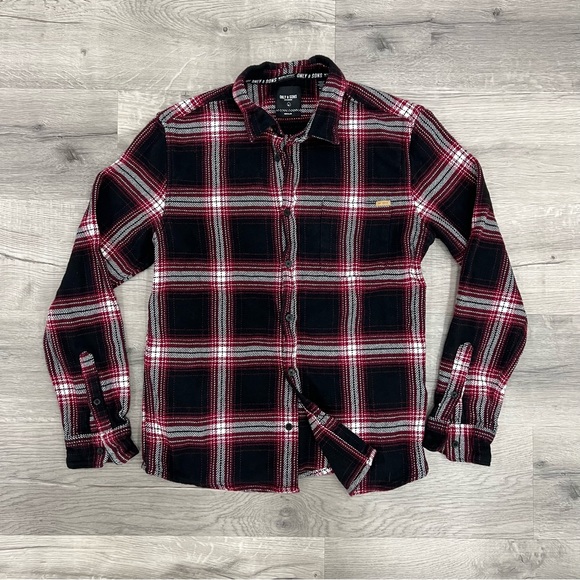 🔥 ONLY & SONS Flannel / Plaid Button Up Shirt - Picture 1 of 15